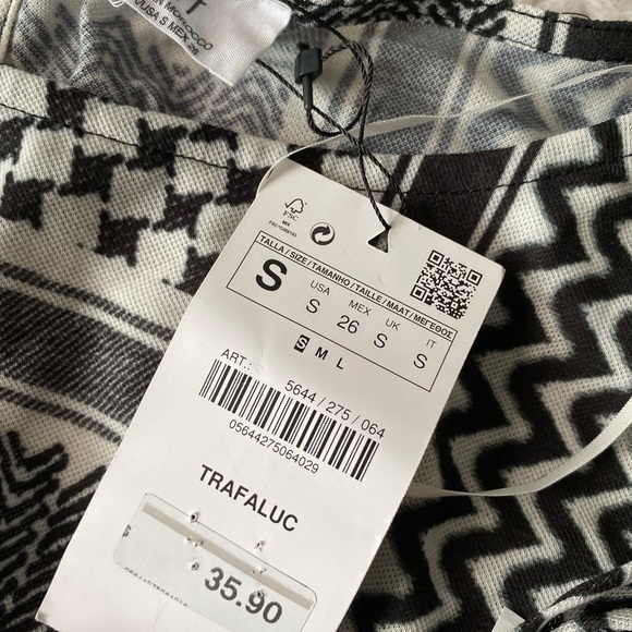 NEW Womens Zara Trafaluc Shorts Romper With Open Slit Back Size Small - Picture 2 of 14